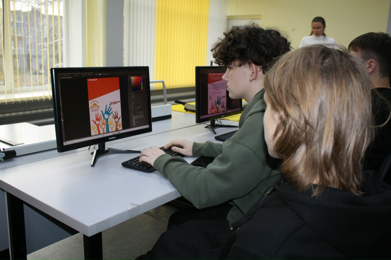 Фото - ЕВРАЗ поддержал инициативы жителей Качканара в сфере развития библиотечного дела